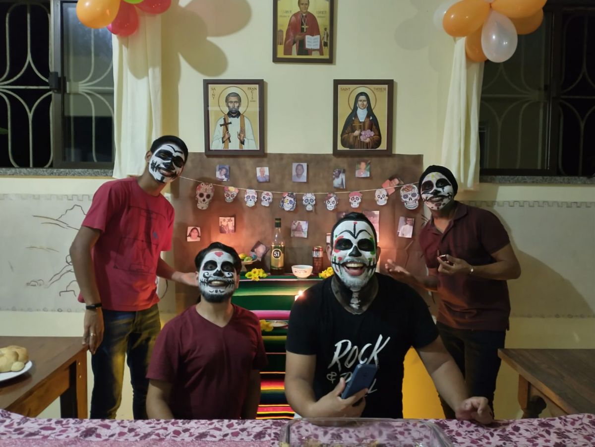 4 SEMINARISTAS