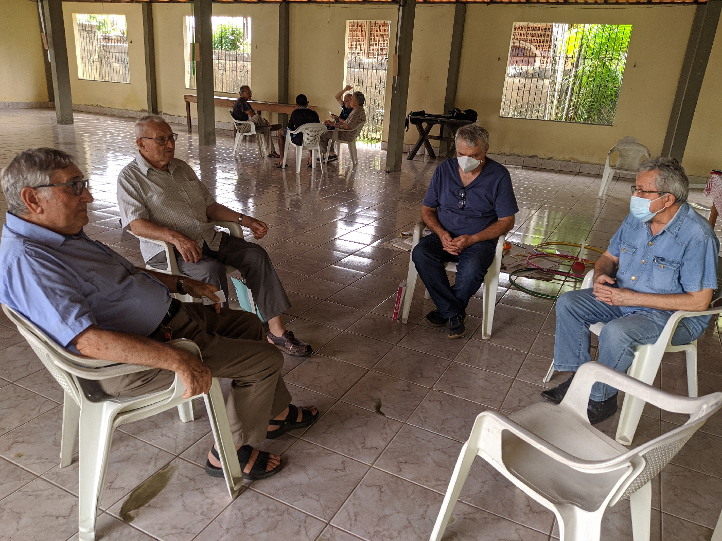 REFLEXÃO EM GRUPO ACERCA do ouvir os estudantes e os jovens pode ajudar a resolver os problemas estruturais e gritantes desse sistema educacional? Quais frutos desta escuta? G 03
