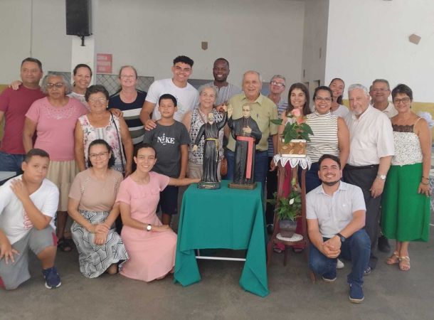 Família Carismática Xaveriana (familiares, estudantes, padres, leigas e leigos xaverianos)